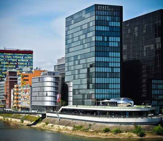 Koyu Renk Nevresimler mi, Açık Renk Nevresimler mi Daha Kullanışlı? Koyu Renk Nevresimler mi, Açık Renk Nevresimler mi Daha Kullanışlı?