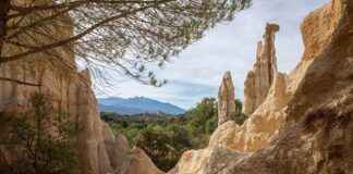 Örgü ve Nakışlı Nevresim Modelleri ile Şıklık Katın Örgü ve Nakışlı Nevresim Modelleri ile Şıklık Katın