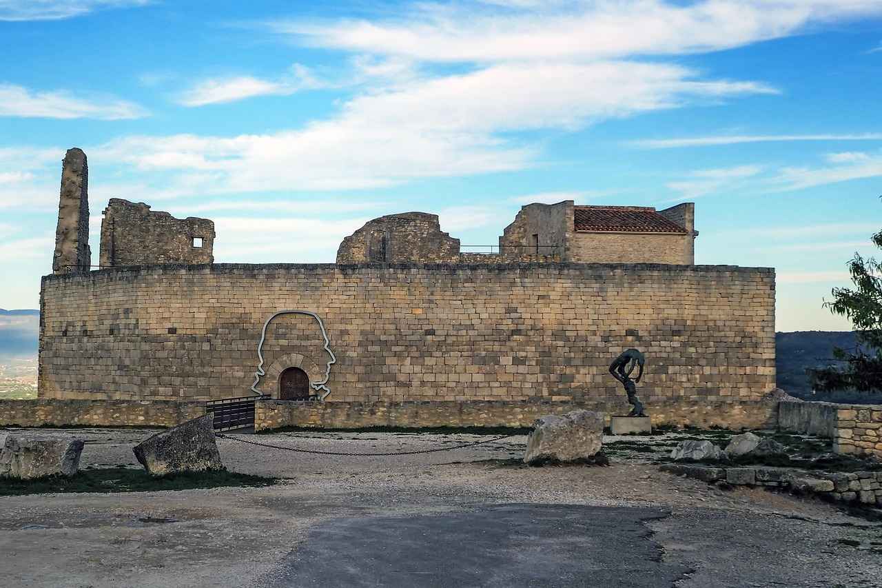 9. Sade Yatak Odası için Renk Paletleri