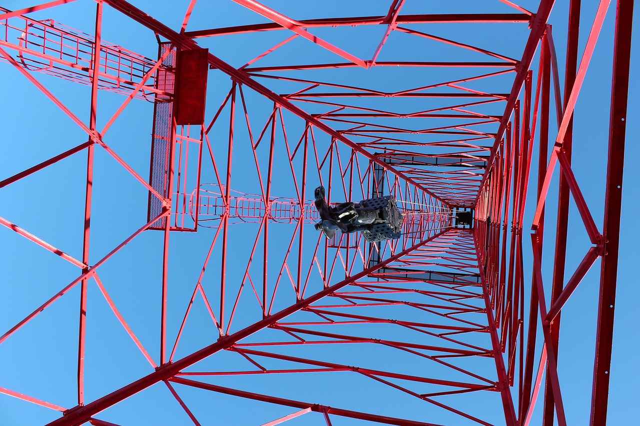 Renkli ve Desenli Nevresimlerle Yatak Odanıza Hareket Katın